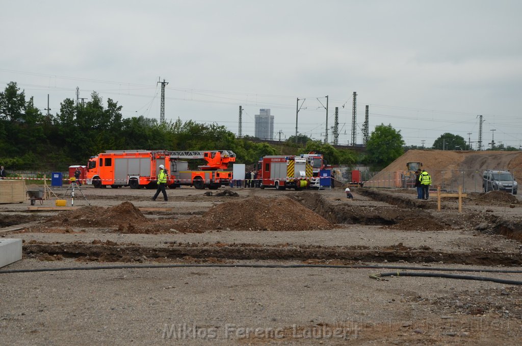 Erster Spatenstich Neues Feuerwehrzentrum Koeln Kalk Gummersbacherstr P180.JPG - Miklos Laubert